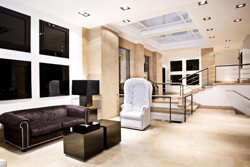 Hotel Clarin - image 23