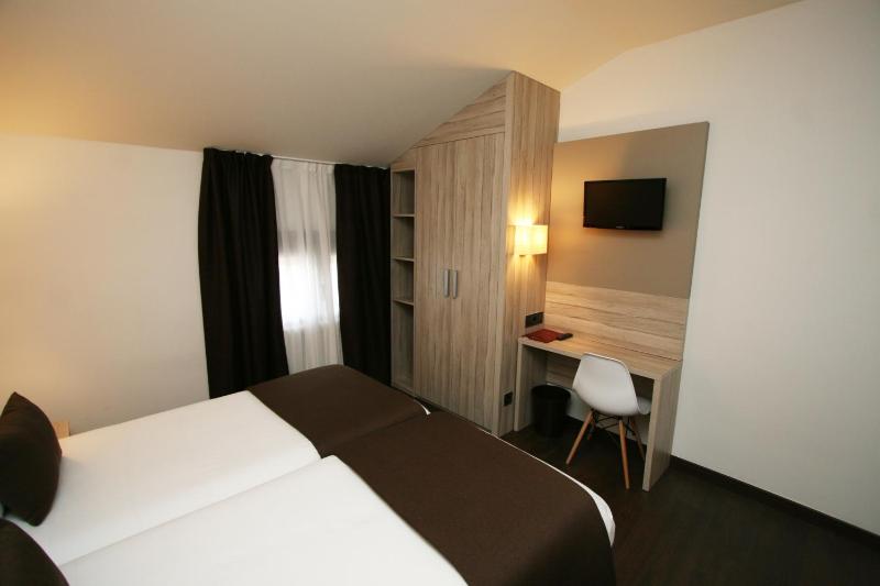 Triple Room image 3