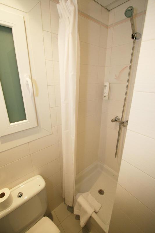 Small Single Room (interior) image 3