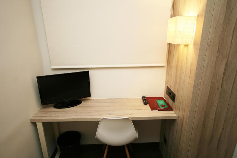 Single Room ( interior ) image 1