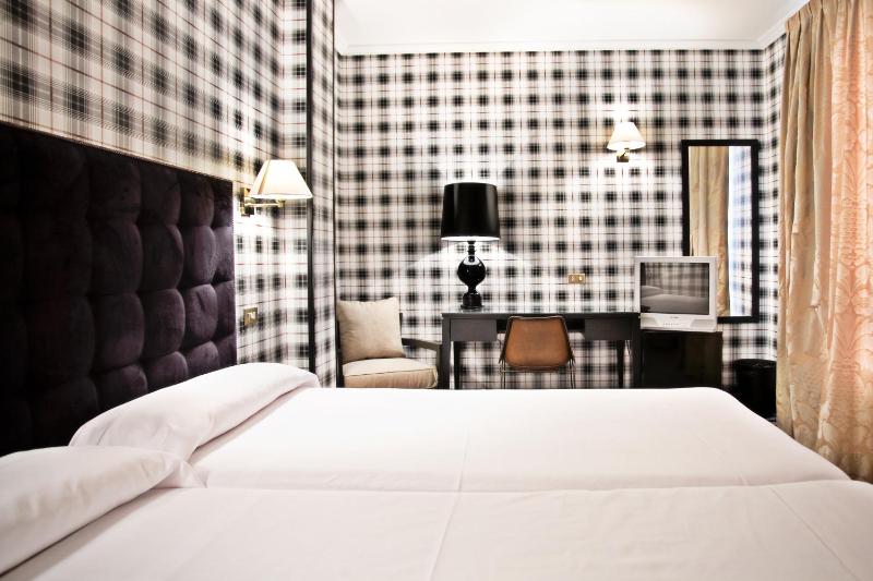 Hotel Clarin - image 22