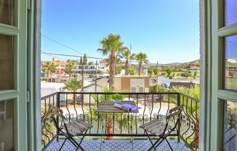 Double Room with Balcony image 2