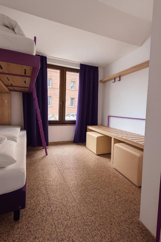 Hotelkonkurrenz Hostel - image 20