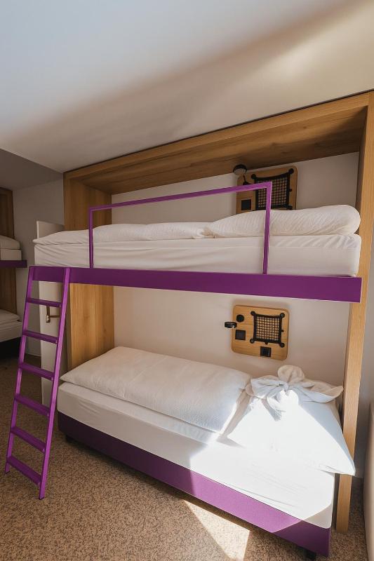 Hotelkonkurrenz Hostel - image 7
