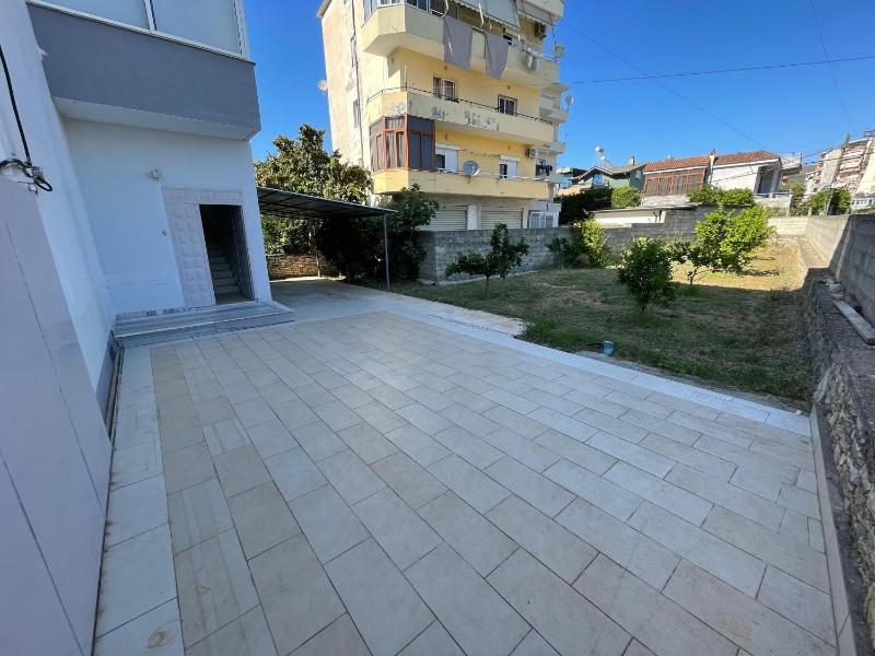 Tomorr View Apartment - Entire Floor with Veranda and Office - image 8