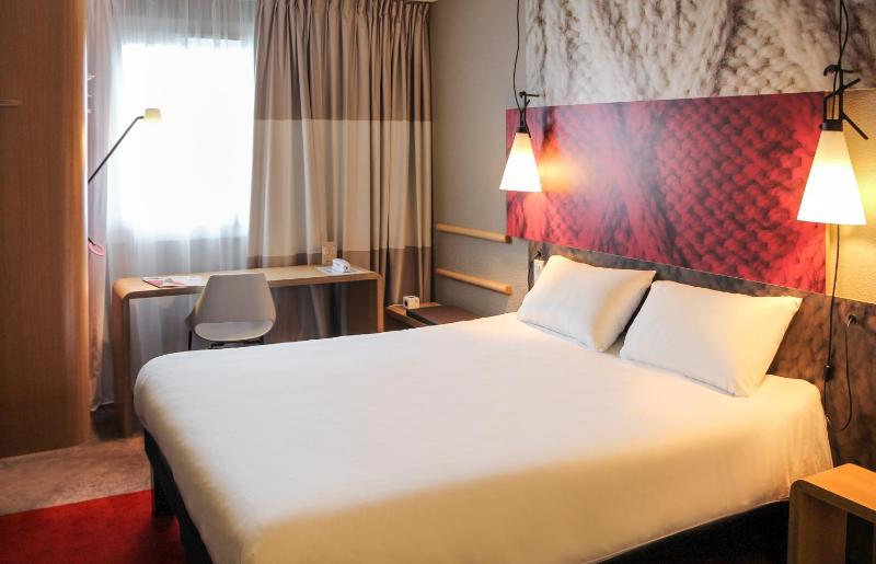2 Communicating Double Rooms  image 1