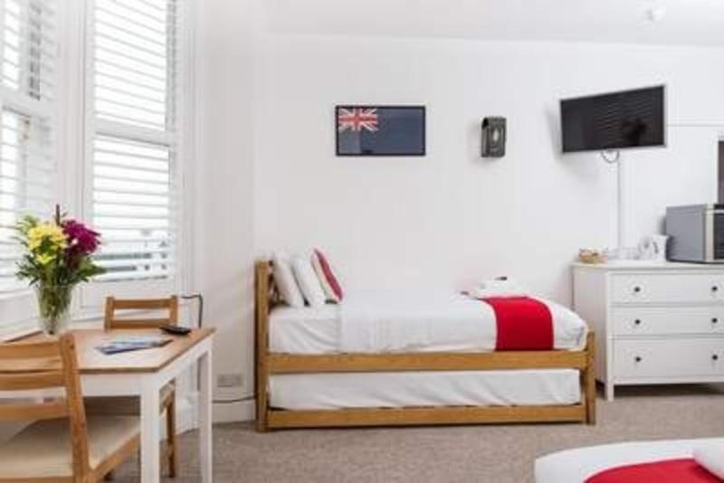 Hamptons Brighton - image 8