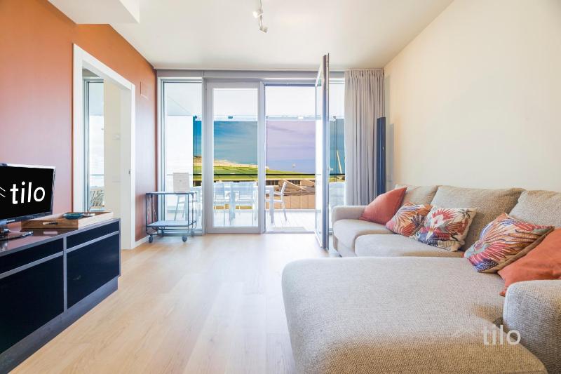 Waterfront Lux | 2BR | A/C| Parking By Tilo - image 1
