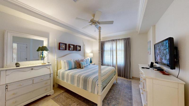 Beachfront 2Br Walk-Out King Twins Pool Wifi - image 13