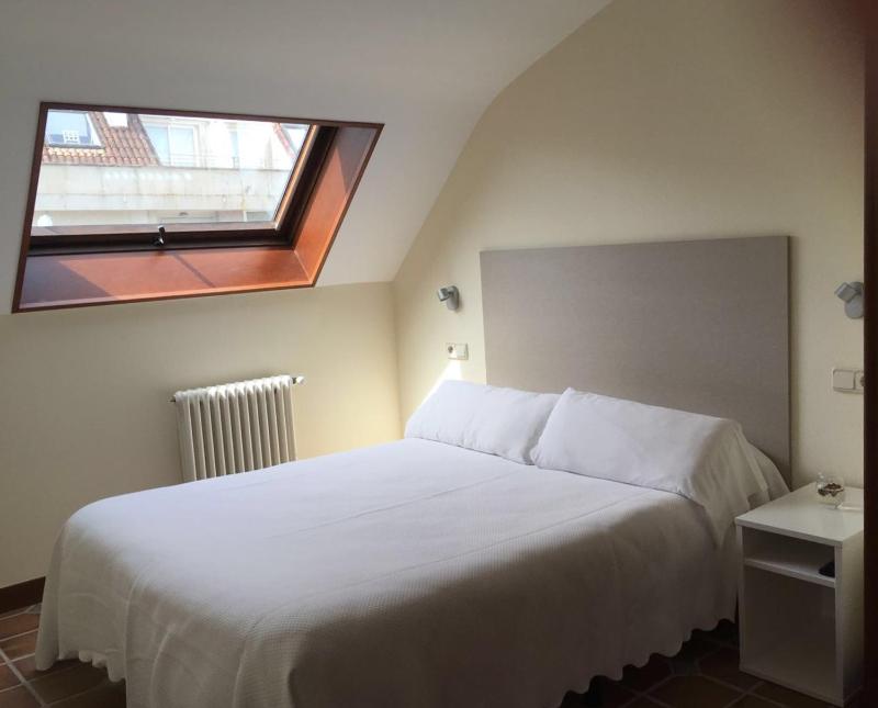 Small Double Room image 2