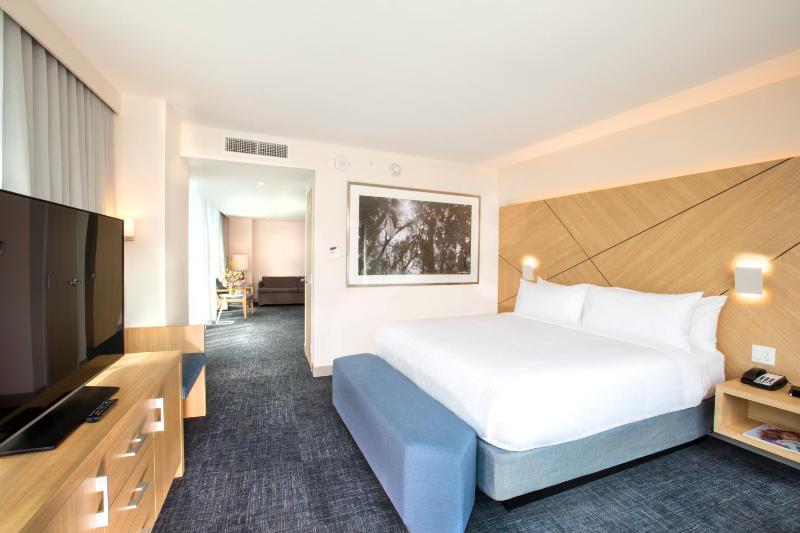 NOVOTEL MIAMI BRICKELL - image 3