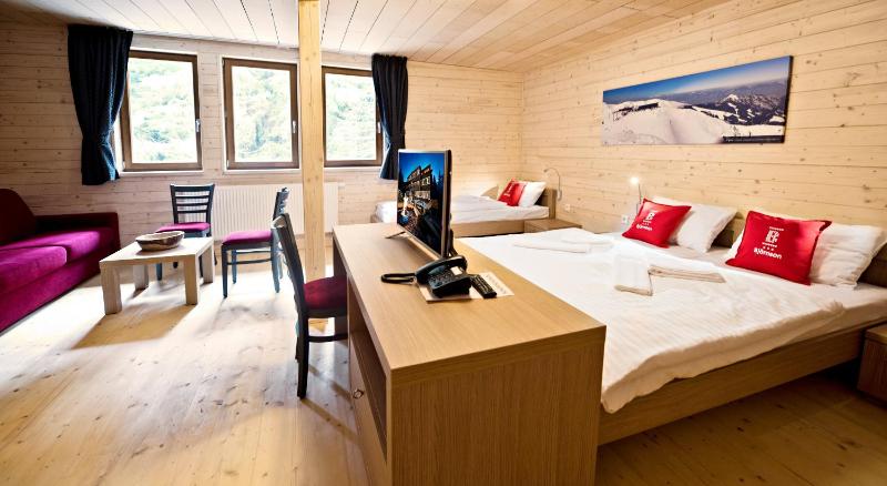 Triple Room image 2