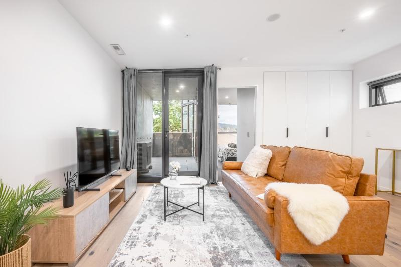 CBR CBDStylish 2BR Parkside Retreat w 2 parking - image 5