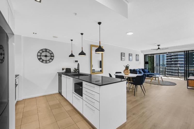 Apt 2204 - Sierra Grand - Broadbeach - image 14