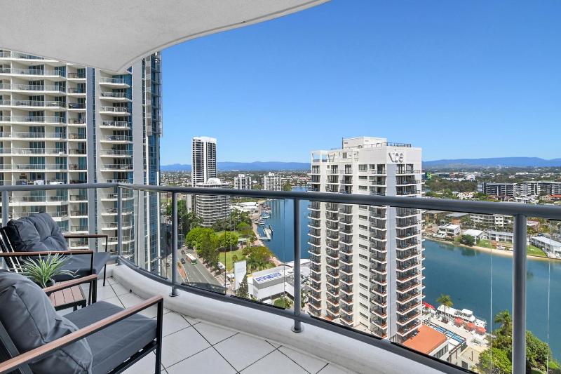 Apt 2177 - Chevron Towers - Surfers Paradise - image 4