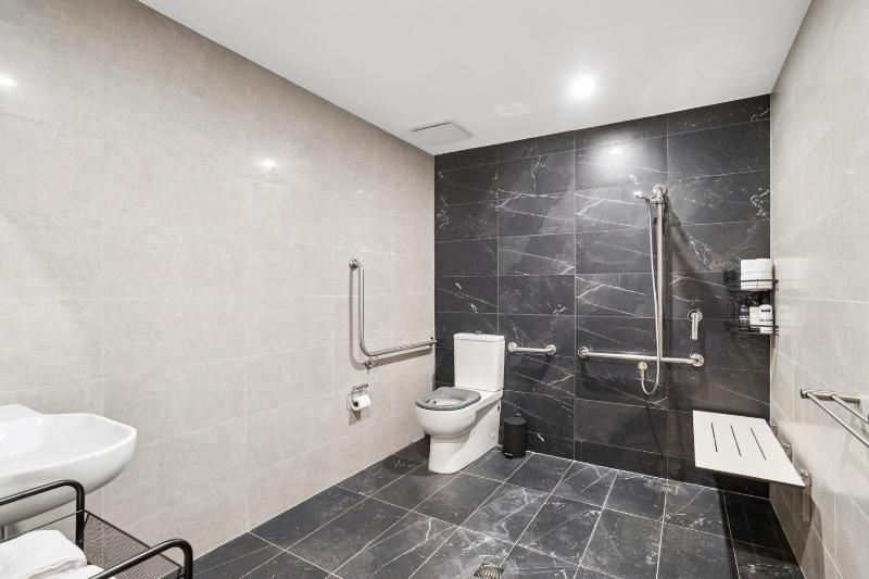 Luxury 2 Bedroom 2 Bathroom Apartment Walk to Burswood Casino - image 7