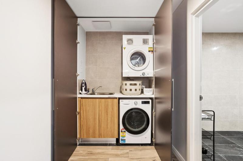 Luxury 2 Bedroom 2 Bathroom Apartment Walk to Burswood Casino - image 6