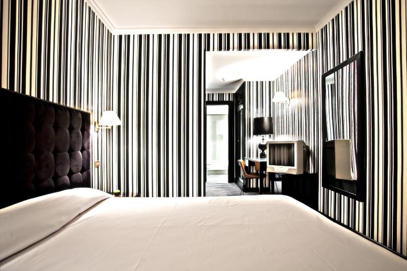 Double Room image 2