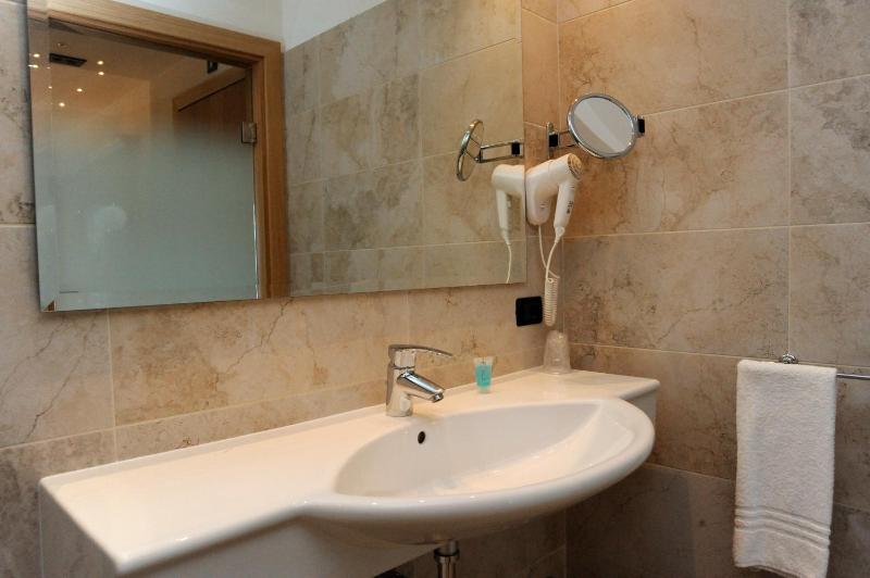 Junior Suite image 3