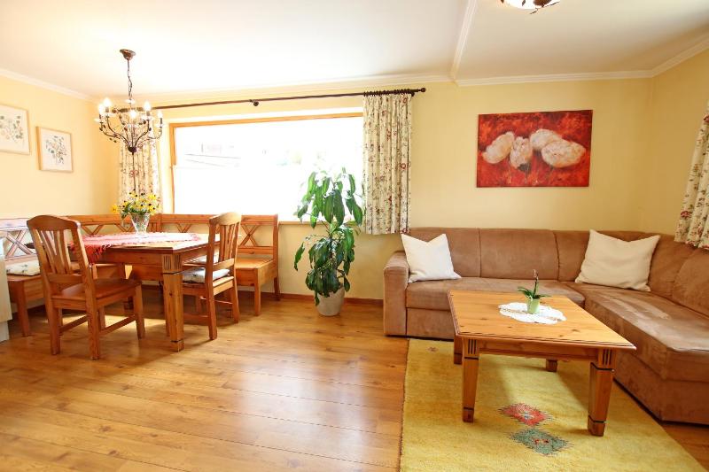 Large Two-Bedroom Apartment with Terrace image 1