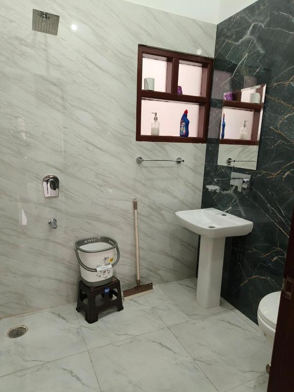 Elegant Abode - image 8