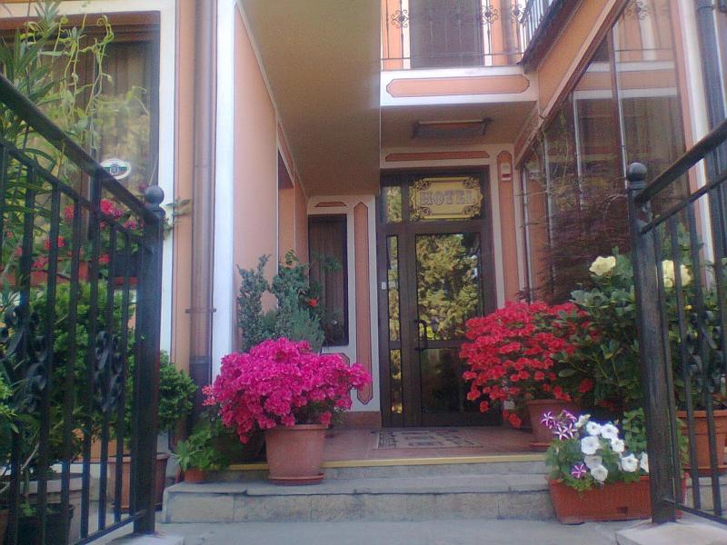 Hotel Alafrangite - image 25