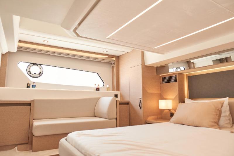 Luxury Yacht Ha Long Bay - Managed by Vietyacht Club - image 15