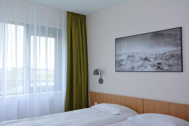 King Room with River View image 3