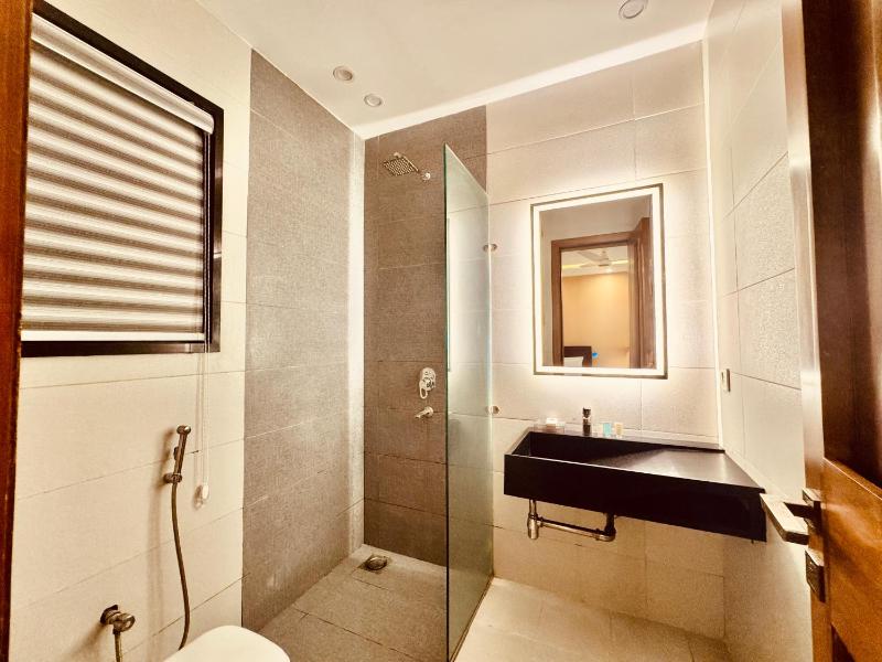 The Cozy Suite by Lux Haven Stays 2 Bedroom Apartment - image 12