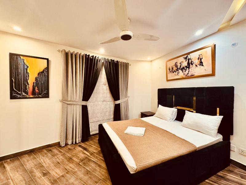 The Cozy Suite by Lux Haven Stays 2 Bedroom Apartment - image 5