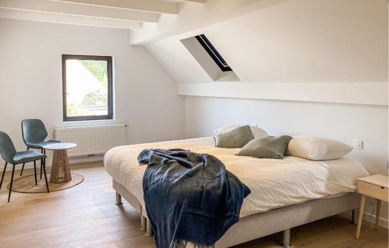Nice Home In Koksijde With Wifi - image 16