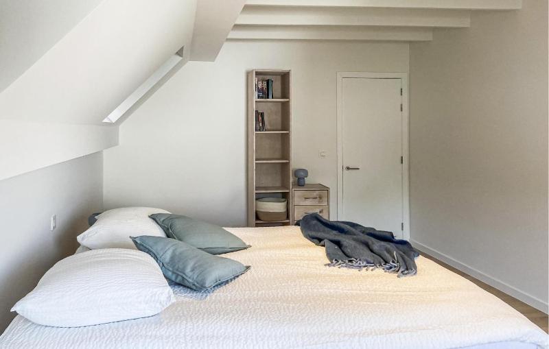 Nice Home In Koksijde With Wifi - image 20