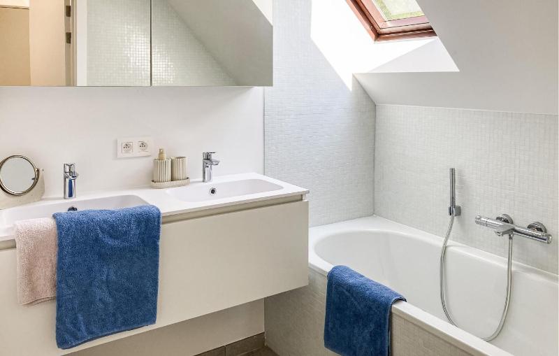 Nice Home In Koksijde With Wifi - image 9