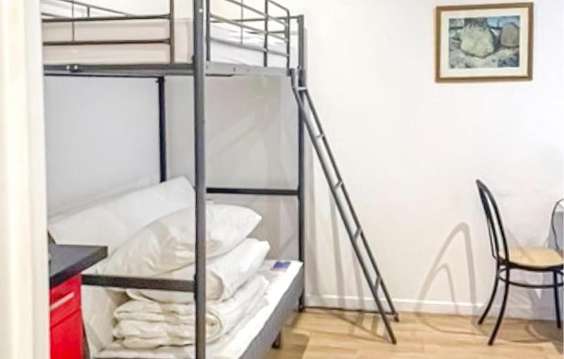 1 Bedroom Cozy Apartment In La Rochelle - image 20