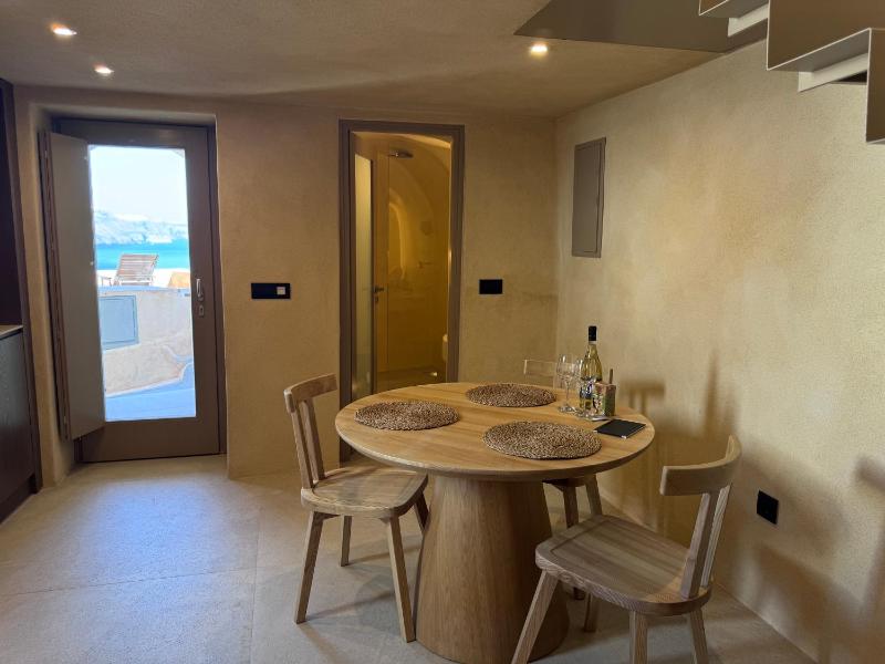 Caldera's Dream Cave House with hot tub & sea view - image 39