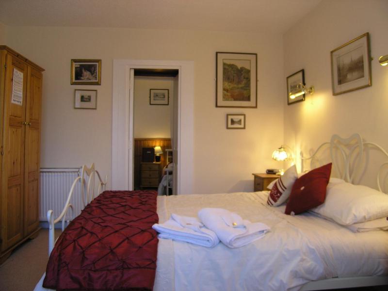 Family Room (3 Adults) image 3