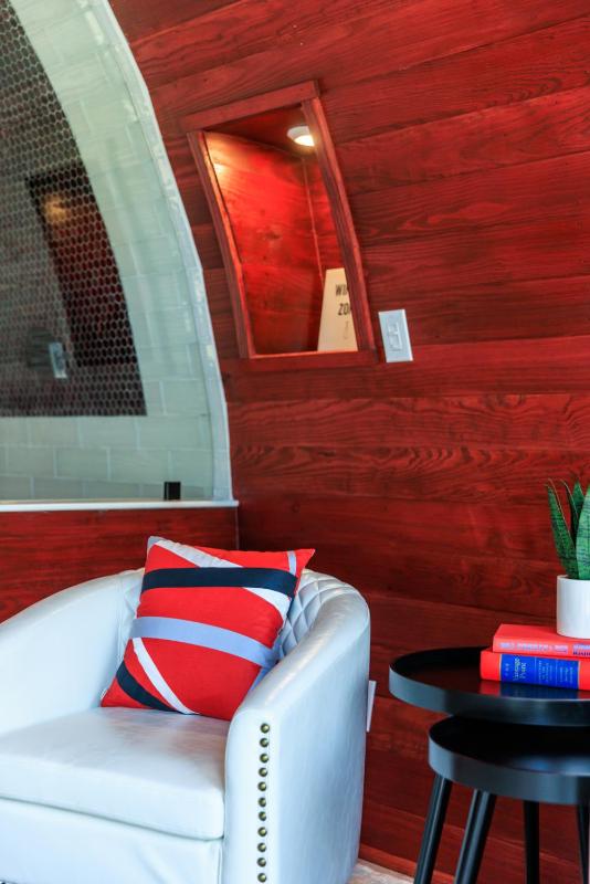 Cabernet Wine Barrel Cabin - image 17