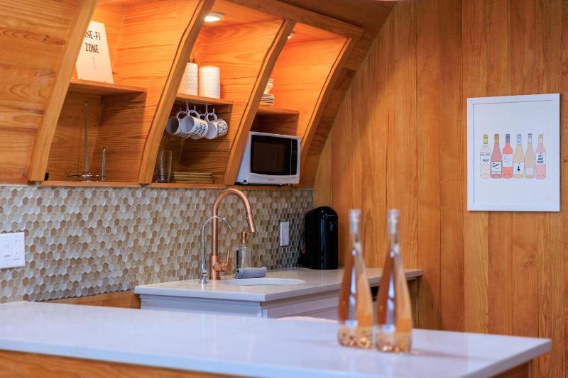Rosé Wine Barrel Cabin - image 3