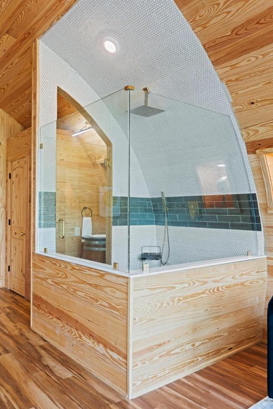 Romantic Chardonnay Wine Barrel Cabin - image 26