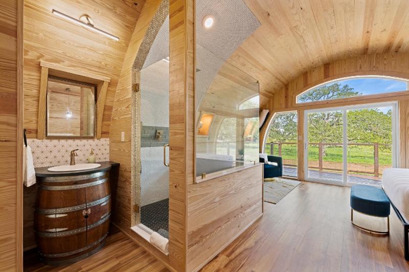 Romantic Chardonnay Wine Barrel Cabin - image 24