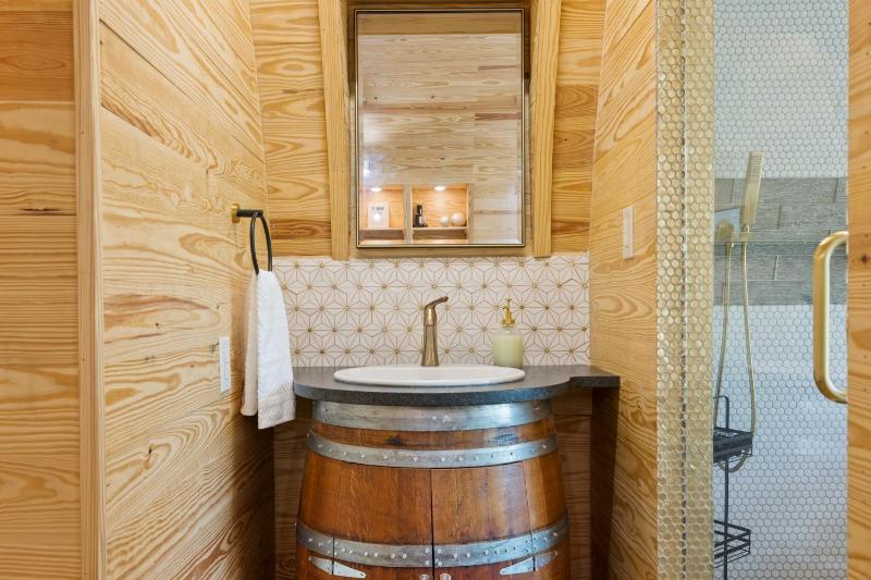 Romantic Chardonnay Wine Barrel Cabin - image 22