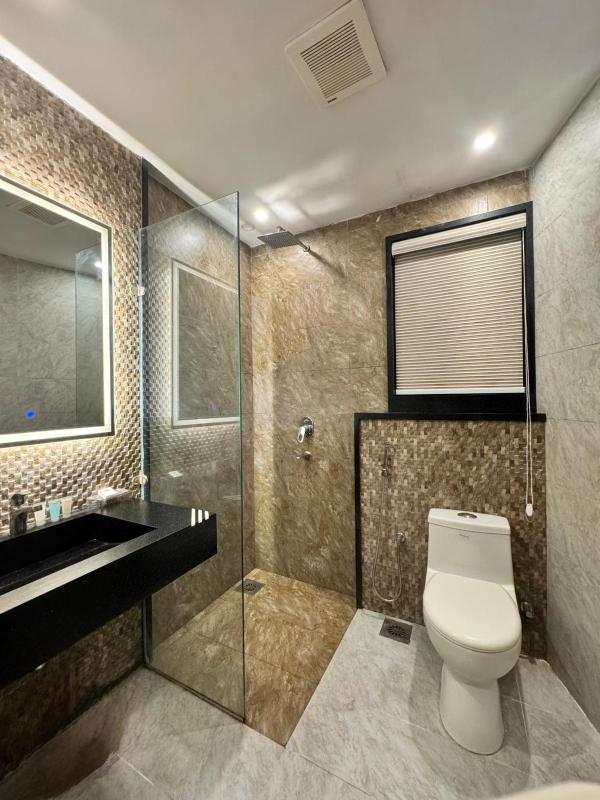 2 Bedroom Cozy Apartment by Lux Haven Stays - image 4