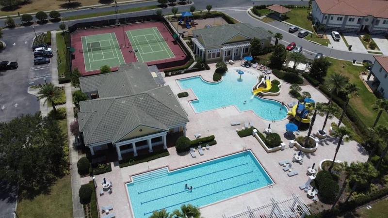 5BR Spacious Villa with Private Pool Near Disney - image 5