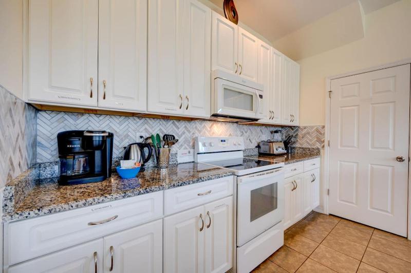 5BR Spacious Villa with Private Pool Near Disney - image 4