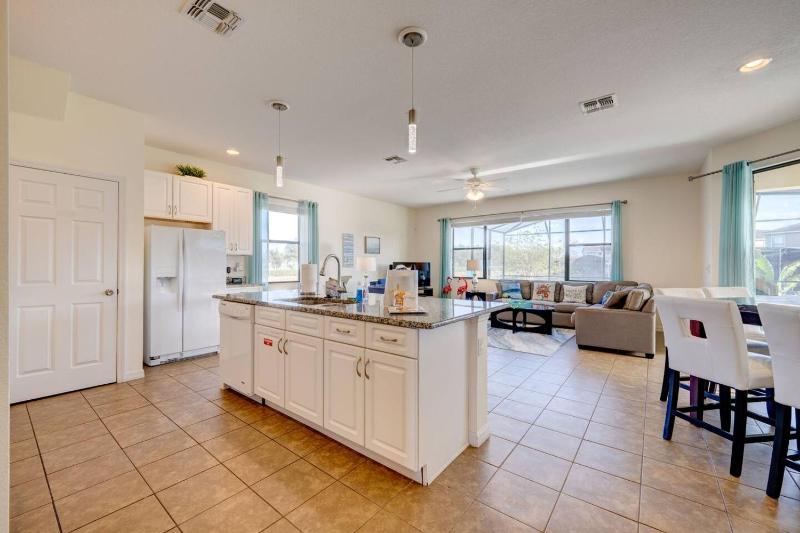 5BR Spacious Villa with Private Pool Near Disney - image 9