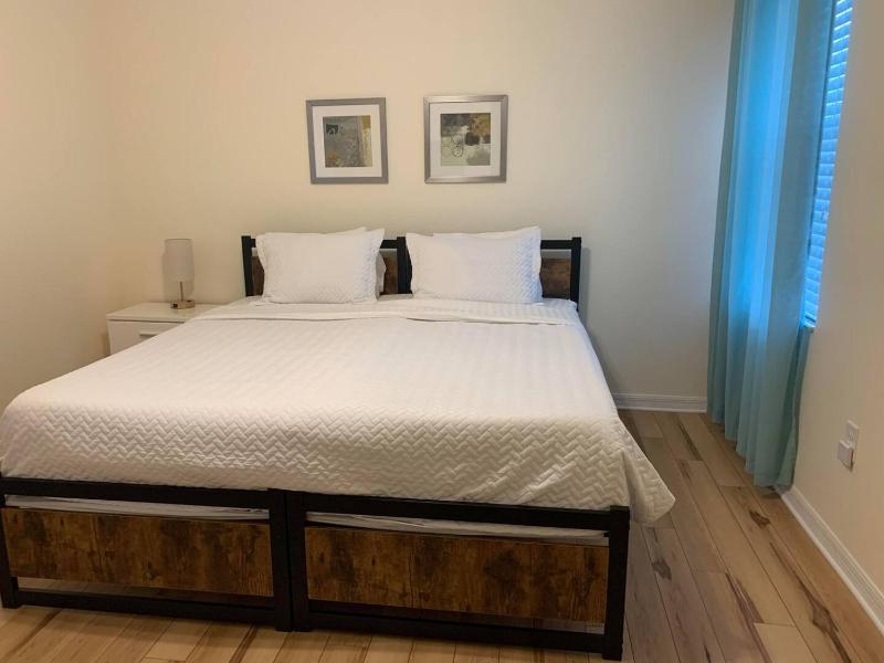 5BR Spacious Villa with Private Pool Near Disney - image 14