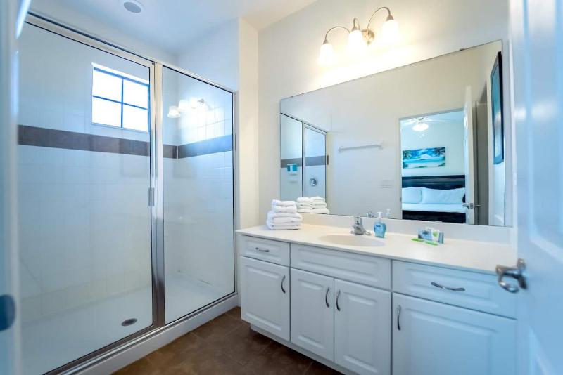 5BR Spacious Villa with Private Pool Near Disney - image 37