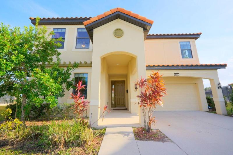 5BR Spacious Villa with Private Pool Near Disney - image 8