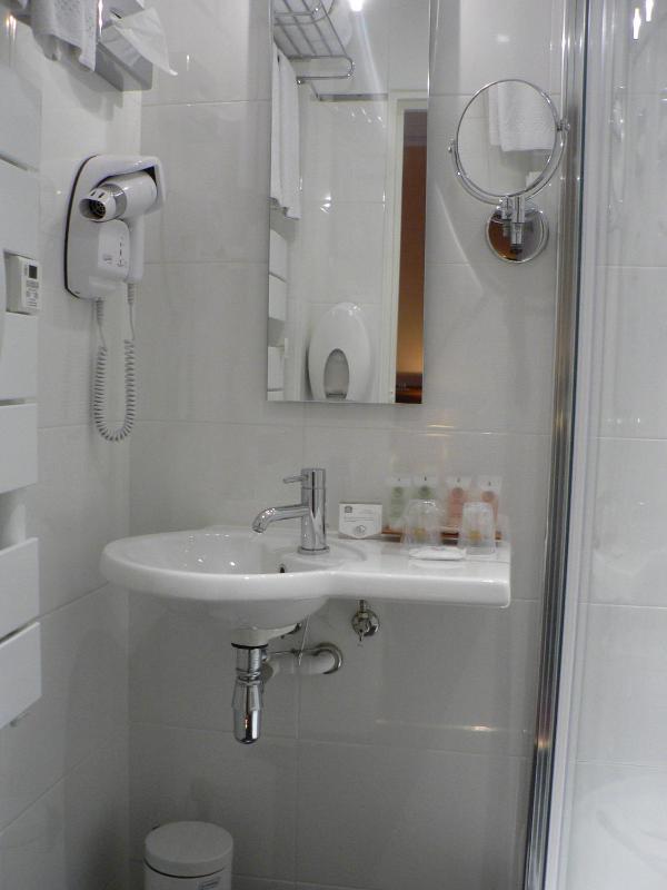 Two Adjoining Rooms image 3