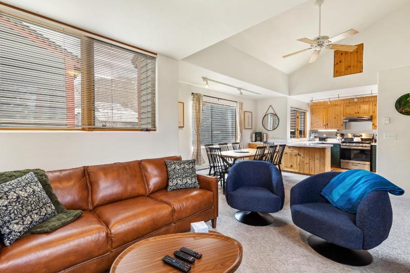 Experience luxury at Alpenglow at Telluride Lodge - image 15